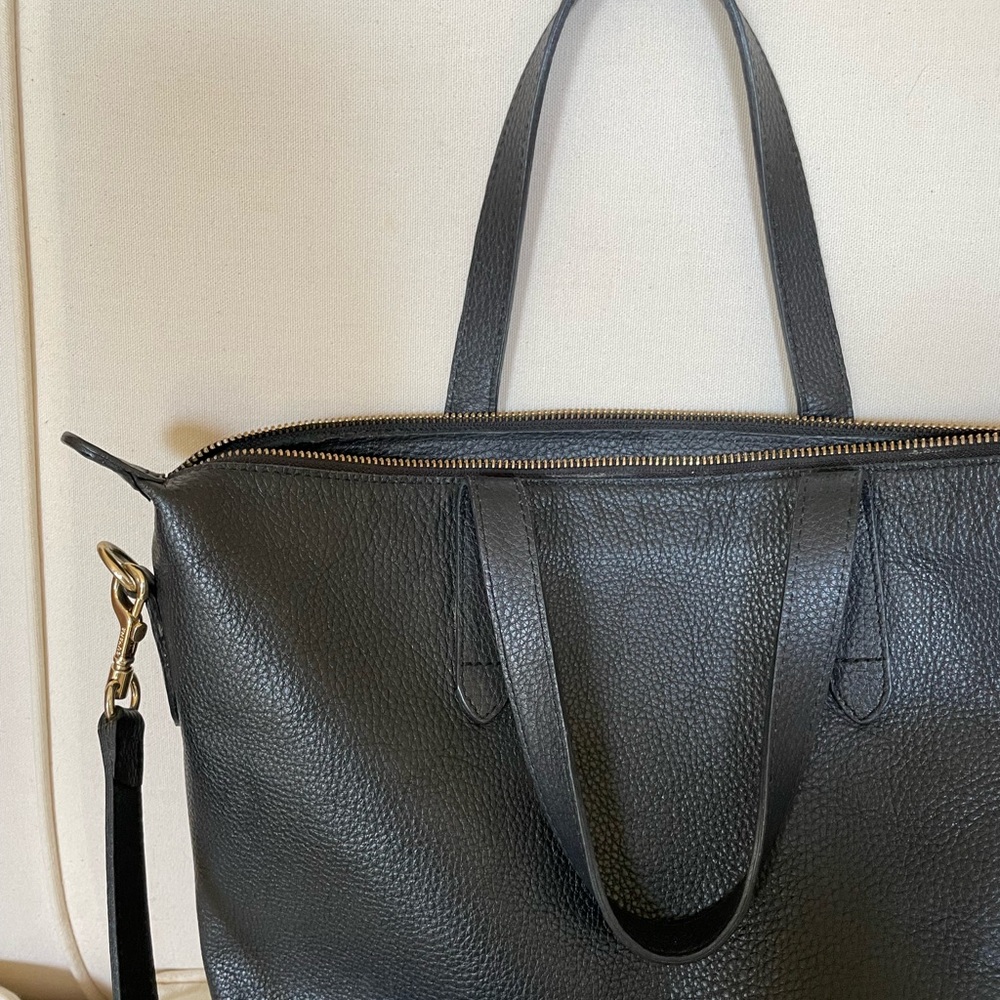 Cuyana Pebbled Leather Carryall Tote Black Crossbody - Picture 10 of 16